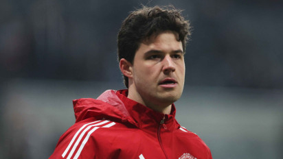 Kiper MU Senne Lammens Ternyata Punya Ritual Aneh Sebelum Bertanding, Rendam Sarung Tangan di Jacuzzi demi Performa Maksimal