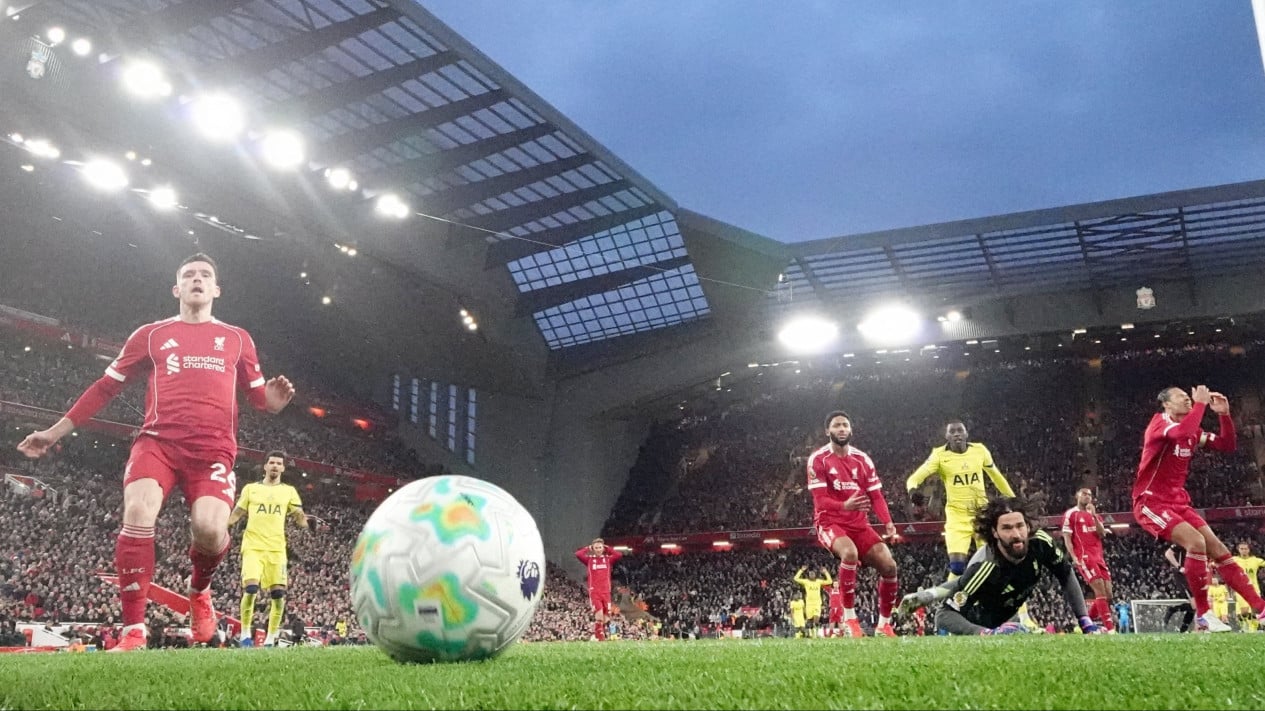 Menit-menit Terakhir Anfield Jadi Mimpi Buruk Liverpool, Richarlison Jadi Pahlawan Spurs
            - galeri foto