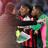 Rafael Leao Ngamuk saat Diganti, Momen Panas Warnai Kekalahan Milan dari Lazio!
