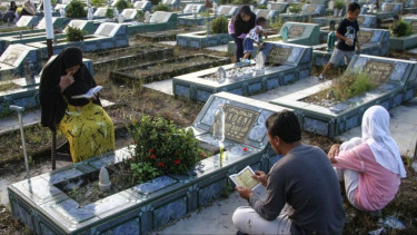 Ziarah Kubur Setelah Shalat Idul Fitri, Apakah Boleh dalam Islam?