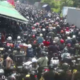 Macet Horor di Pelabuhan Gilimanuk Jelang Lebaran: Antrean Kendaraan Capai 31 Km, 16 Pemudik Pingsan karena Panas dan Kelelahan
