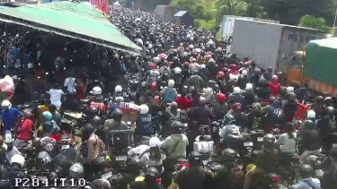 Macet Horor di Pelabuhan Gilimanuk Jelang Lebaran: Antrean Kendaraan Capai 31 Km, 16 Pemudik Pingsan karena Panas dan Kelelahan