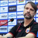 Persija Jakarta Kembali Gagal Perkecil Jarak dengan Persib Bandung, Jakmania Minta Pelatih Mauricio Souza Angkat Kaki