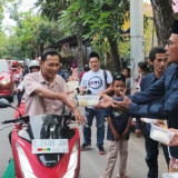 IJTI Lamongan Gandeng Penyandang Disabilitas Berbagi Takjil saat Ramadhan