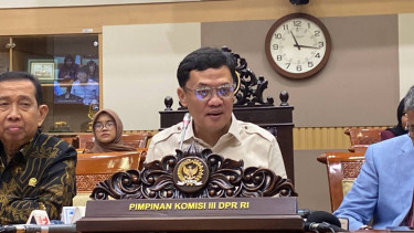 Komisi III DPR Sebut Penyiraman Air Keras Aktivis KontraS Kejahatan terhadap Demokrasi, Minta LPSK Beri Perlindungan ke Keluarga Andrie Yunus