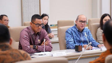 Danantara Indonesia Inisiasi Hibah PLTS Sumenep ke Pemda, PLN Siap Suplai Listrik Bersih Bagi 2.000 KK