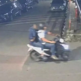 Misteri Tumbler Ungu dan Helm Jatuh: Benarkah Penyiram Air Keras ke Aktivis KontraS Terluka Parah Saat Beraksi?