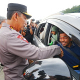 Tinjau Kalikangkung, Kapolri Pastikan Pelayanan hingga Rekayasa Lalin Optimal Hadapi Mudik
