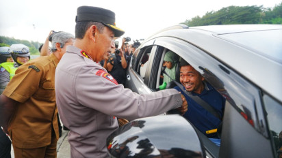 Tinjau Kalikangkung, Kapolri Pastikan Pelayanan hingga Rekayasa Lalin Optimal Hadapi Mudik