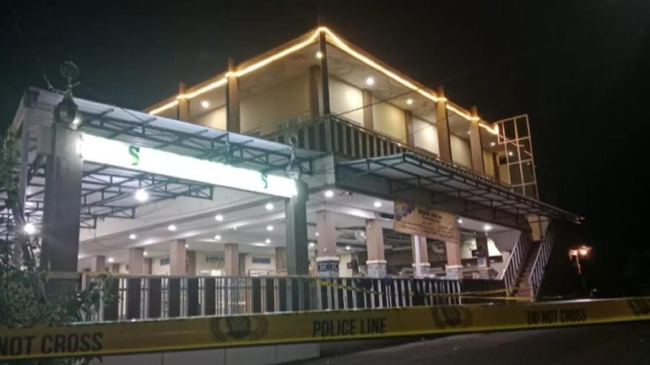 Fakta-Fakta Ledakan Misterius Masjid di Jember: Berlangsung saat Salat Tarawih dan Terjadi Dekat Tempat Wudhu Laki-Laki
            - galeri foto