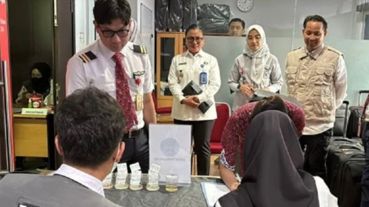 BNN: Hasil Tes Urine Ratusan Awak Kabin Maskapai Penerbangan di Bandara Soekarno-Hatta Negatif Penyalahgunaan Narkoba
            - galeri foto