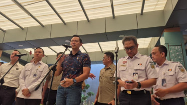 Menko AHY Ungkap 24.000 Pemudik Berangkat dari Stasiun Pasar Senen Hari Ini