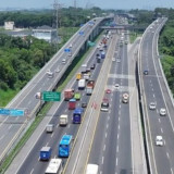 Volume Kendaraan di Tol Layang MBZ Meroket 101 Persen di H-5 Lebaran