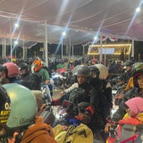 Lautan Motor Padati Pelabuhan Ciwandan Banten, Pemudik Antre Berjam-jam