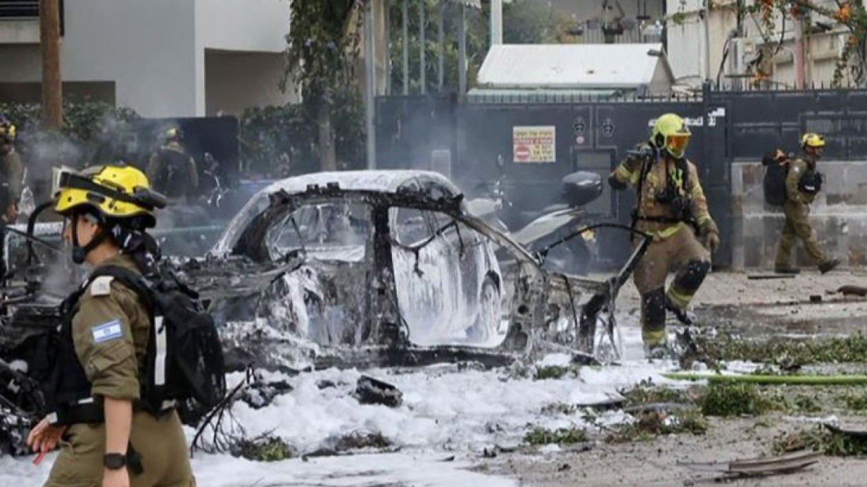 Pukulan dari Dalam untuk Trump, Direktur Pusat Kontraterorisme AS Mengundurkan Diri
            - galeri foto