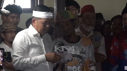 Tukang Becak Tanpa Tanah Dapat Rp40 Juta, KDM: Besok Jangan Narik, Cari Tanah Dulu
