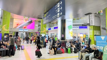 Tren Mudik Naik Kereta "Menggila", Tiket KA Lebaran Terjual 3,48 Juta, Okupansi Capai 100 Persen