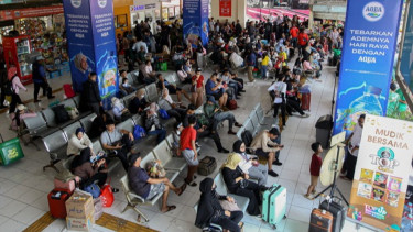 Berita Foto: Puncak Arus Mudik Lebaran 2026, Ribuan Penumpang Padati Terminal Kampung Rambutan