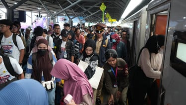 Puncak Arus Mudik KAI Daop 8 Layani 50 Ribu Lebih Penumpang