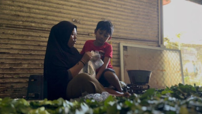 Setiap Perjuangan Layak Ditemani: Perjalanan Ibu Wulan Bangkit dari Titik Terendah hingga Memiliki Rumah Sendiri