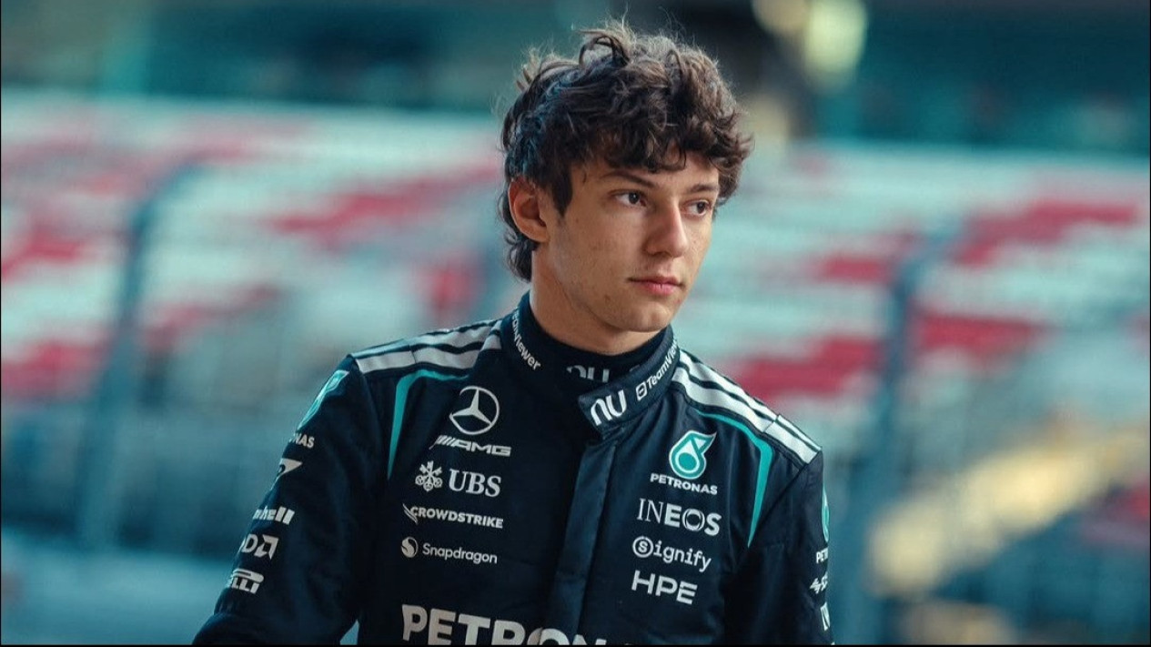 Redam Ekspektasi, Mercedes Tegas Tak Mau Bebankan Kimi Antonelli dengan Gelar Juara F1 2026 Usai Raih Kemenangan Pertamanya
            - galeri foto