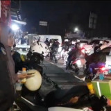 Puncak Arus Mudik 2026, Pemudik Roda Dua Padati Jalur Arteri Cibiru Bandung pada Malam Hari