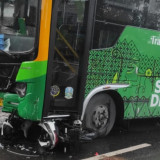 Pengendara Motor Tewas setelah Tabrakan dengan Bus Trans Jatim Lamongan