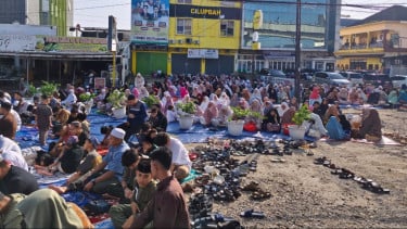 Warga Palembang Rayakan Lebaran Lebih Cepat Usai Gunakan Rukyat Global