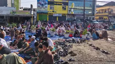 Warga Palembang Rayakan Lebaran Lebih Cepat Usai Gunakan Rukyat Global