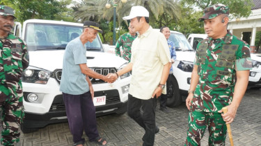 Kabupaten Lamongan Jadi Daerah Pertama Terima 20 Unit Pick Up KDKMP, Dorong Percepatan Ekonomi Desa