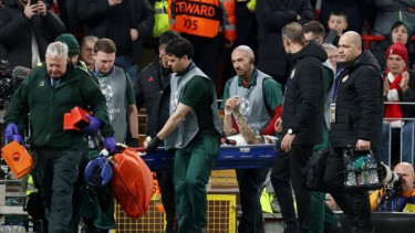 Kondisi Terbaru Noa Lang Setelah Insiden Jari Terputus di Laga Vs Liverpool, Striker Galatasaray Tersangkut LED Board 