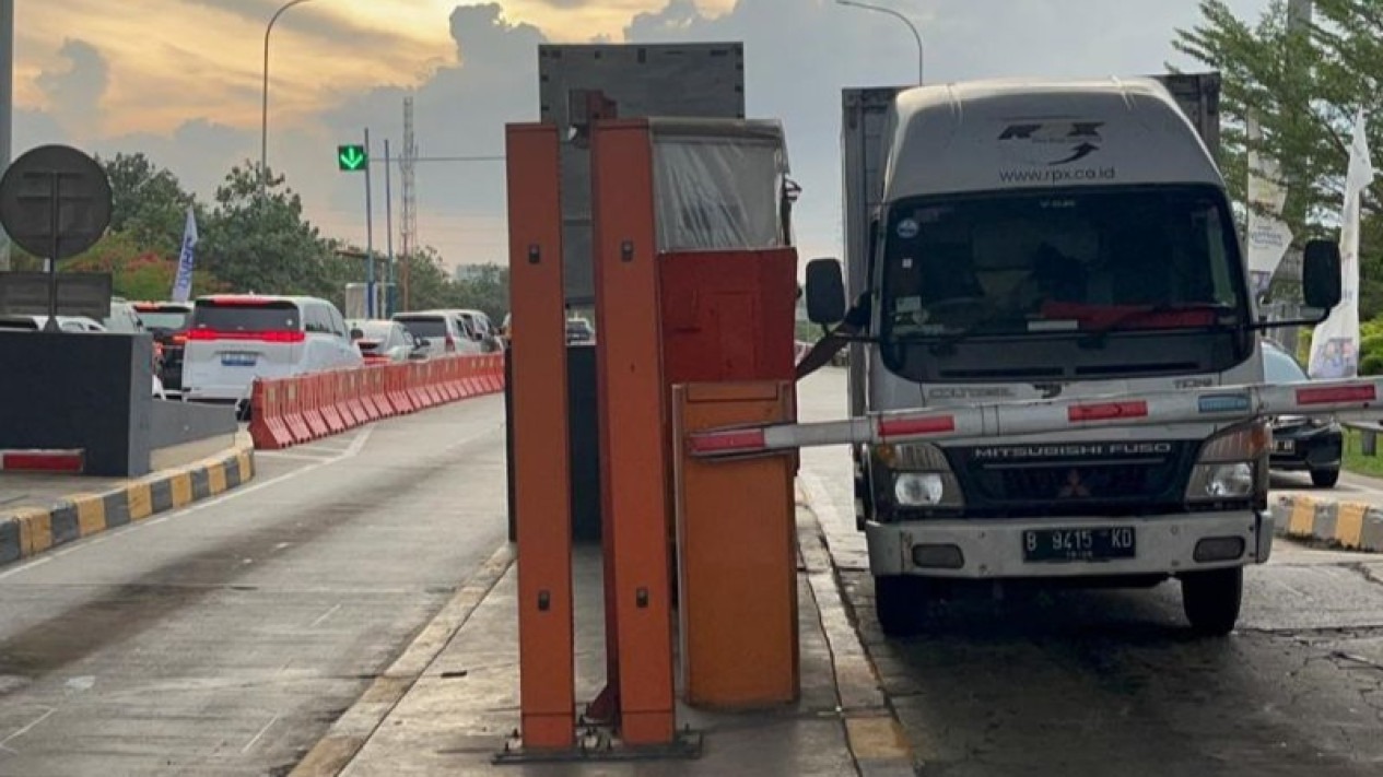 18.500 Kendaraan Lewati Tol Kayuagung-Palembang
            - galeri foto