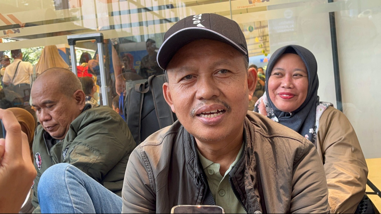 Cerita Pemudik Asal Kota Tegal, Datang Lebih Awal di Stasiun Senen: Trauma Ketinggalan Kereta
            - galeri foto