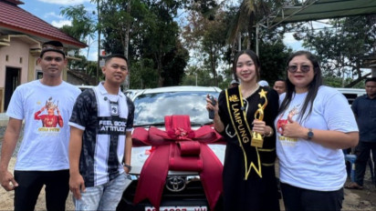 Bawa Harum Nama Lampung, Pedangdut    Terima Apresiasi