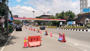 H-1 Lebaran, Jalur Puncak Siang Hari Ini Terpantau Lancar