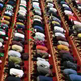 Shalat Id Lebih Afdal di Mana, Masjid atau Lapangan? Ini Kata Ustaz Abdul Somad