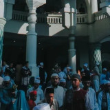 Memangnya Harus Lewat Jalan Berbeda saat Pulang Shalat Idul Fitri? Kata Ustaz Adi Hidayat Berkaitan Sunnah