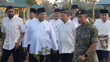 Presiden Prabowo Solat Id di Aceh, Didampingi Muzakir Manaf hingga Menlu Sugiono