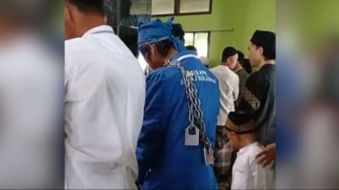 Gagal Sedih! Jamaah Shalat Id di Tasikmalaya Malah Ngakak Lihat Ulah Manusia Gembok