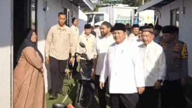 Prabowo Cek Huntara Korban Bencana di Aceh Tamiang Usai Shalat Id