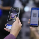 Tanpa Ribet, Kirim THR Praktis dengan QRIS Transfer dan Transfer Emas di BRImo