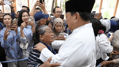 Rela Antre Demi Temui Presiden Prabowo dalam Open House Lebaran, Begini Momen Haru Campur Bagaia di Istana