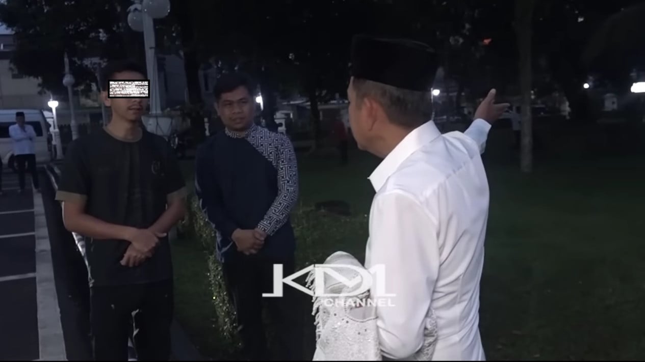 Bikin Marah Dedi Mulyadi, Pegawai Pramusaji Kantor Dinas Gubernur Ini Diminta Keluar dari Pekerjaannya
            - galeri foto