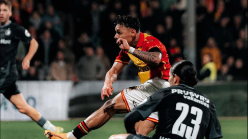 Dean James: Izin Kerja Dipermasalahkan, Media Vietnam Soroti Risiko Go Ahead Eagles & Timnas Indonesia