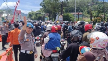 Lalu Lintas Jalur Utama Bandung-Garut Padat