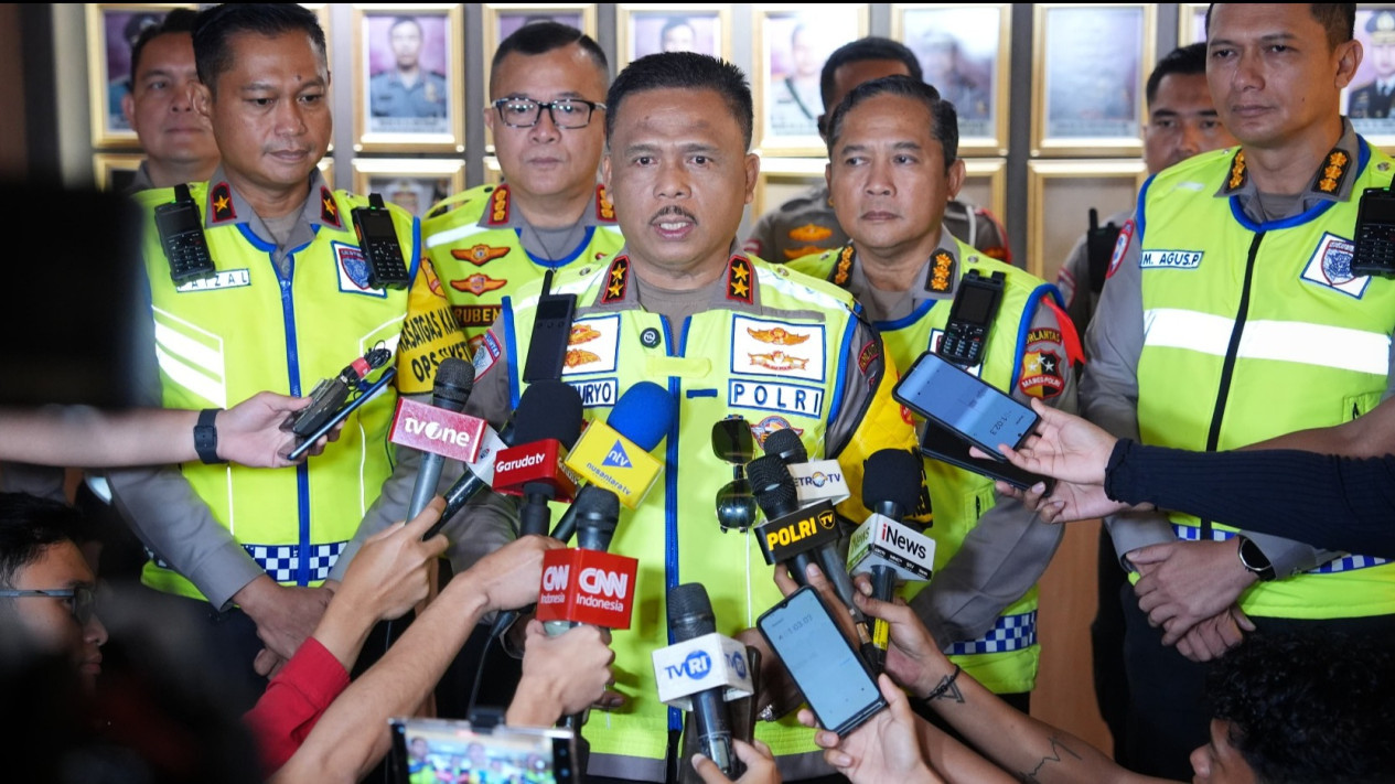 Mudik Lebaran 2026 Berjalan Lancar, Kakorlantas Polri Akui Berkat Koordinasi Antar Pihak
            - galeri foto