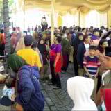 Hari Kedua Riyayan Idulfitri, Gubernur Khofifah: Kebersamaan Masyarakat Jawa Timur Tanpa Sekat