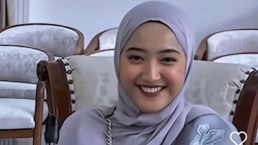 Usai Bertemu Gubernur Dedi Mulyadi, Gadis Tuna Rungu Asal Bandung ini Senyum Berseri