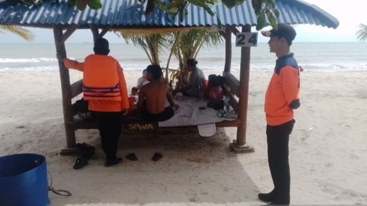 Wisatawan Mulai Padati Objek Wisata di Pangkalpinang
            - galeri foto