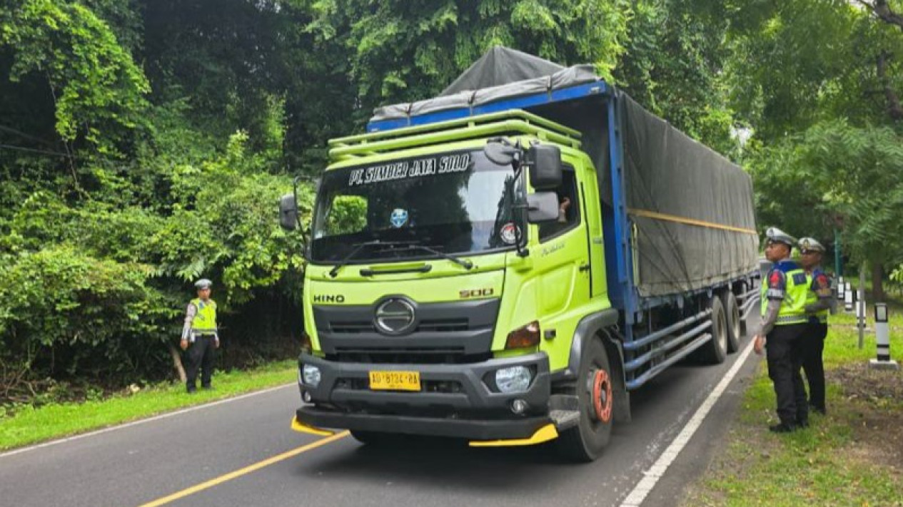 Menhub Dudy Purwagandhi Tegaskan Pengusaha Logistik Patuhi Aturan Pembatasan Demi Kelancaran Arus Balik
            - galeri foto